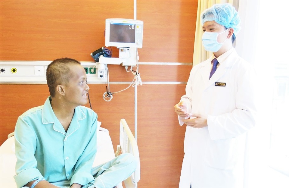 Ca ghép gan khẩn cấp cứu bệnh nhân thoát chết ngoạn mục - 1 Ca ghép gan khẩn cấp đã giúp anh Trung hồi phục sức khỏe, bảo toàn tính mạng