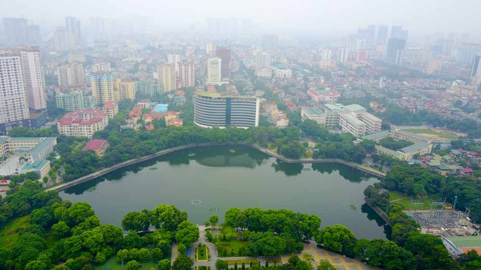 Bệnh viện 5 sao bỏ hoang trên "đất vàng" ở Hà Nội - 3
Từng được kỳ vọng là bệnh viện quốc tế 5 sao, với trang thiết bị hiện đại phục vụ nhu cầu khám - chữa bệnh của người dân Hà Nội, giúp giảm tải cho các bệnh viện lớn, nhưng đến nay, bệnh viện quốc tế Hoa Kỳ vẫn là công trình dang dở, đắp chiếu.