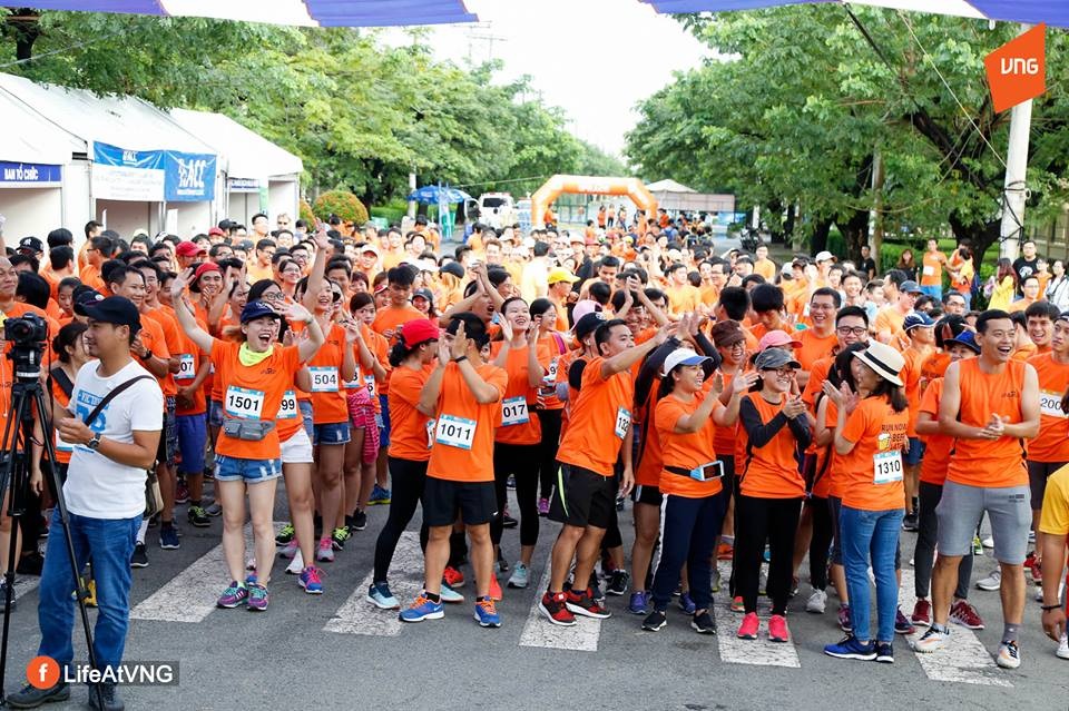 Cơn lốc "màu da cam" tại đường chạy vì thiện nguyện - 1 Cơn lốc "màu da cam" tại đường chạy vì thiện nguyện - 1