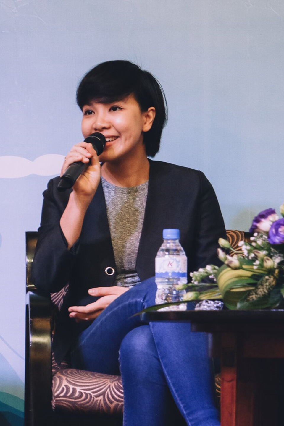 
Chị Võ Thị Minh An, Giám đốc tuyển dụng nhân tài của Ngân hàng Techcombank, chia sẻ về thời gian khủng hoảng ấy của mình khi chị bị sốc tâm lý và rơi vào trầm cảm sau khi về nước tìm việc
