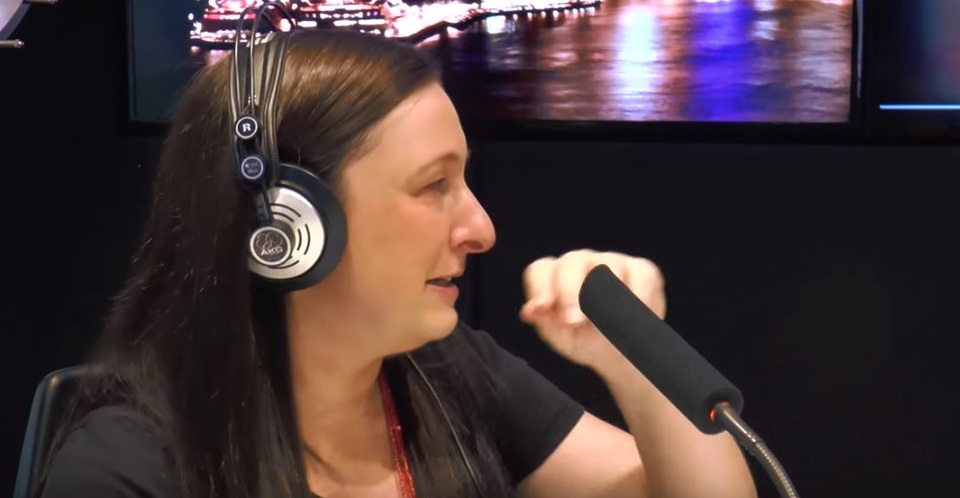 Hiếm muộn bao năm, có con thì chồng bỏ - 1 Amanda đang phải vật lộn với cuộc sống khi người chồng bỏ đi