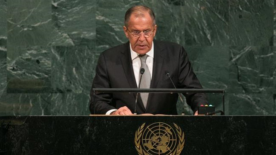 Mỹ lấy thỏa thuận hạt nhân Iran mặc cả về Syria - 2
Ngoại trưởng Nga Lavrov phát biểu tại Đại Hội đồng LHQ ngày 21-9. Ảnh: REUTERS