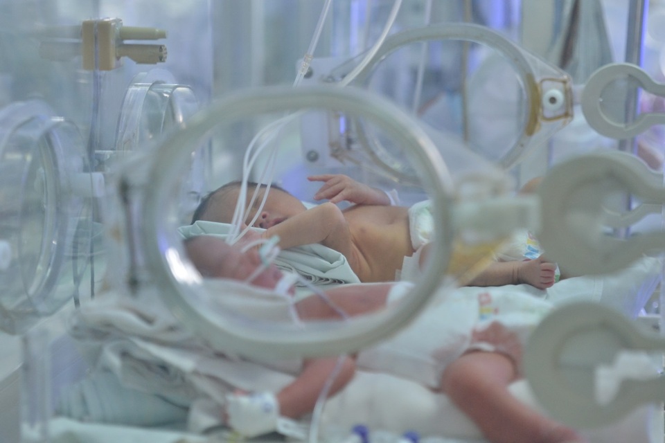 Chung tay chăm sóc trẻ sinh non ở Việt Nam - 1 Với sự hỗ trợ của sản phẩm dành cho trẻ sinh non, Pampers mong muốn góp phần nhỏ trong việc chăm sóc các bé trong giai đoạn khó khăn lúc mới chào đời.