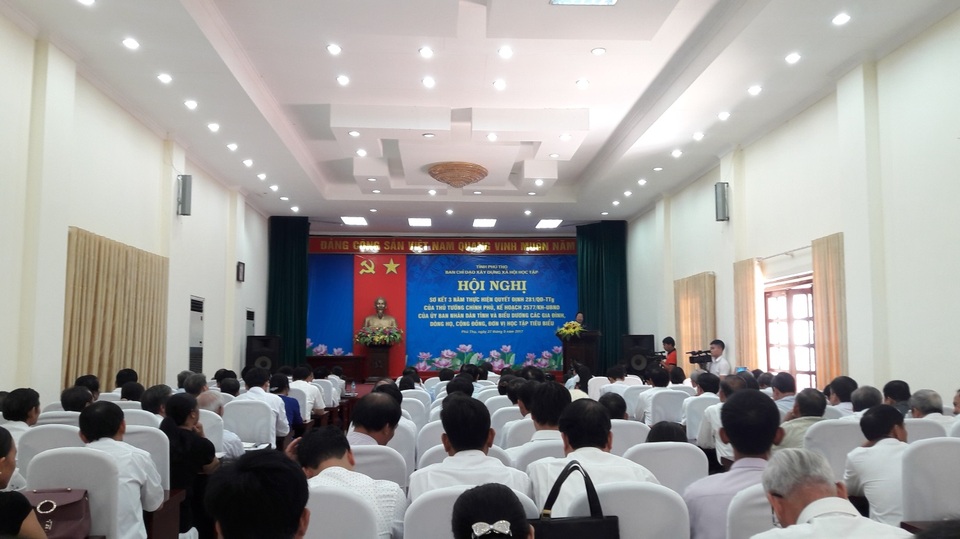 Phú Thọ: Làn sóng học tập suốt đời diễn ra mạnh mẽ - 1 Toàn cảnh hội nghị.