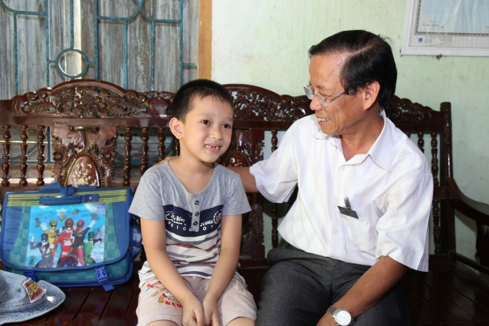 Về Tam Sơn nghe chuyện “Dòng họ học tập” Ngô Duy - 1
Ông Ngô Duy Tài động viên con cháu trong dòng họ nỗ lực để đạt được thành tích cao trong học tập.