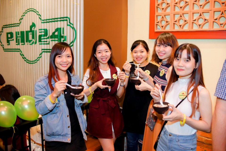 PHỞ24 thế hệ mới – Góc của những người yêu hương vị phở truyền thống - 1 Câu chuyện thương hiệu của PHỞ24 gắn liền với con số 24 – con số nhiều may mắn