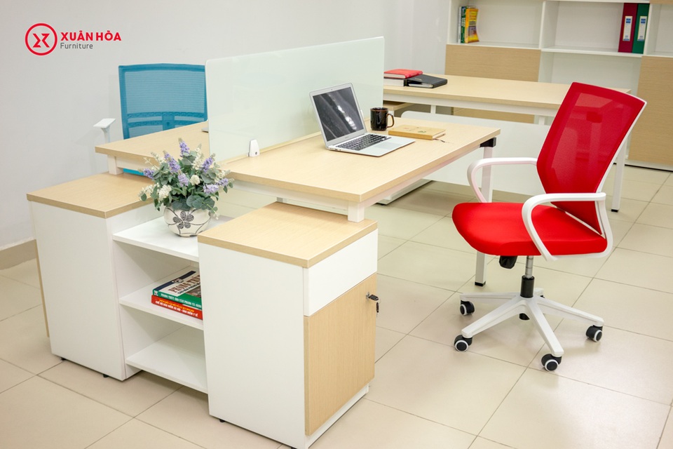 
Sản phẩm nội thất văn phòng của Công ty Cổ phần Xuân Hoà Việt Nam thiết kế theo phong cách hiện đại.
