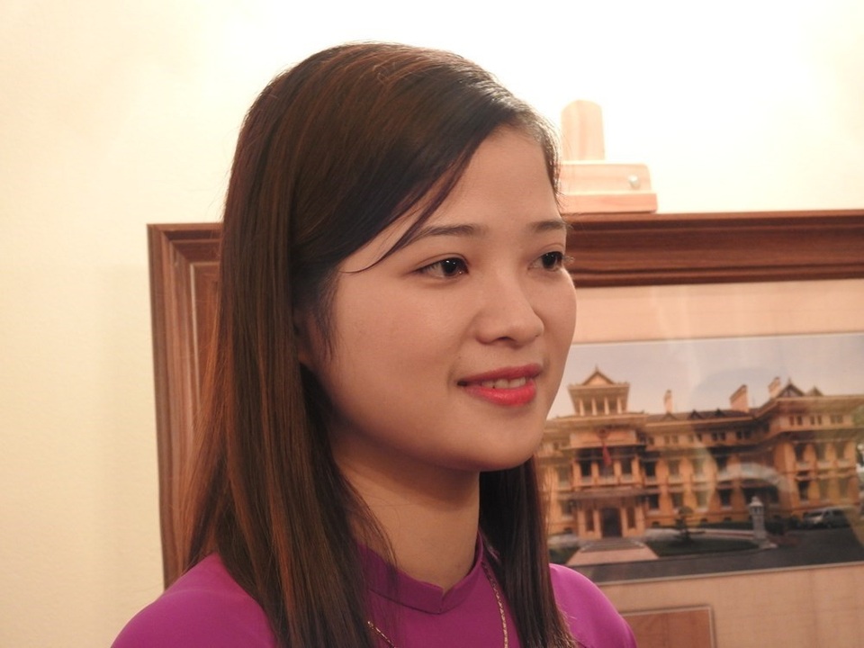 Cô giáo mầm non “xinh như hoa khôi” được vinh danh - 1 Nữ giáo viên xinh đẹp được Bộ GD&ĐT vinh danh vì những đổi mới sáng tạo trong dạy và học năm học 2016-2017.
