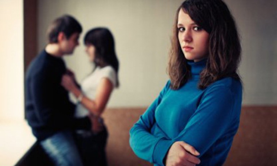 Sự thật động trời sau chuyến du học của chồng - 2 Nhiều năm qua, chị đã rất tin tưởng chồng, ngờ đâu anh đi học rồi đi luôn như vậy. Ảnh minh họa: Internet