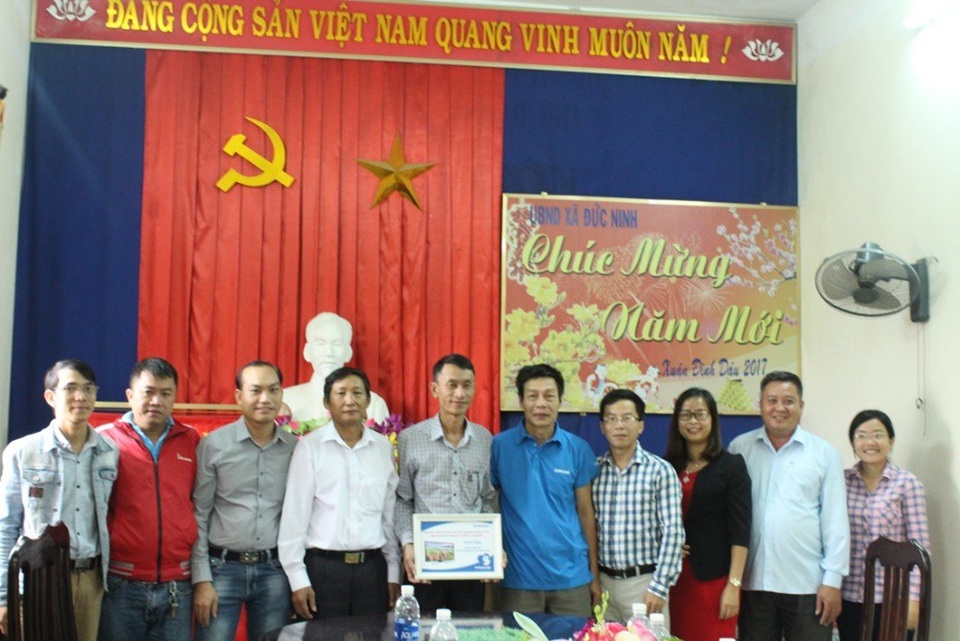 Hỗ trợ sửa chữa thiết bị điện tử cho người dân sau bão lũ - 1 Hỗ trợ sửa chữa thiết bị điện tử cho người dân sau bão lũ - 1