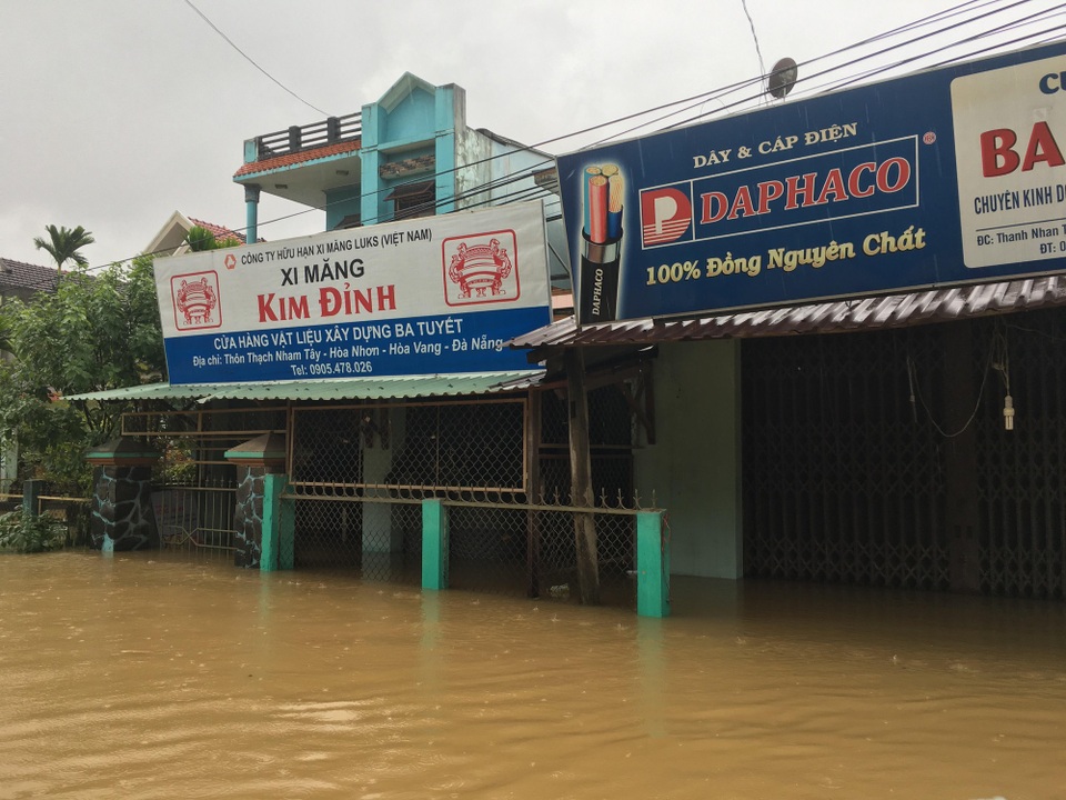 Hình ảnh Đà Nẵng mênh mông nước nhìn từ trên cao - 3 Toàn huyện Hòa Vang đã có 4.345 hộ dân bị ngập lũ