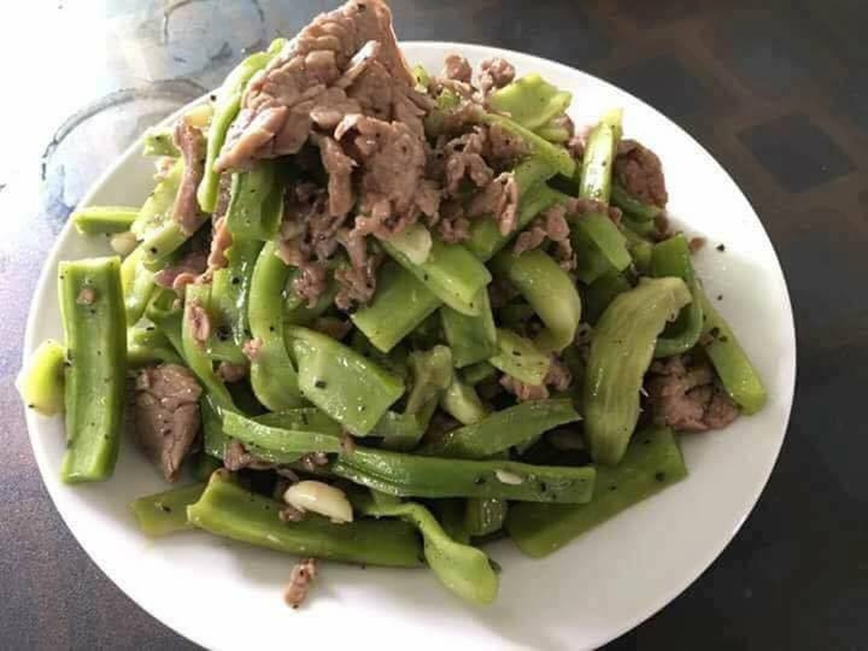 Rau khô như nắm cỏ: 500 ngàn đồng/kg, xếp hàng nửa tháng chờ mua - 2
Rau cần biển ngâm sẽ nở to như rau tươi, xào thịt bò ăn giòn sần sật