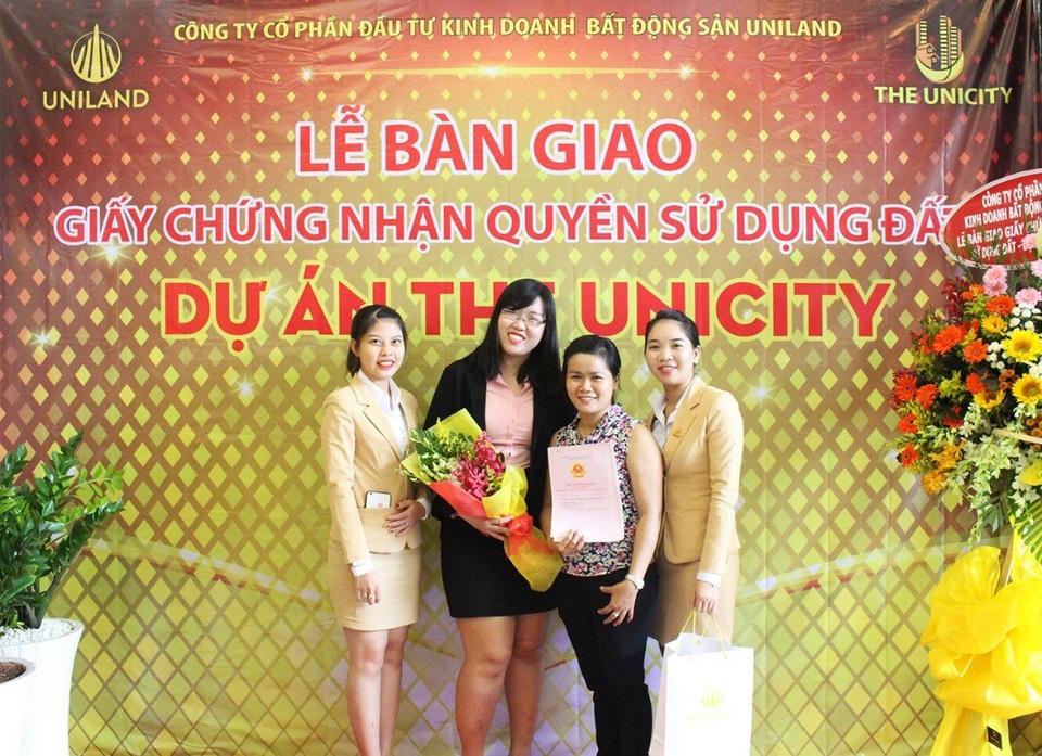 Sổ đỏ trao tay cho hơn 80 khách hàng dự án The Unicity - 1 Sổ đỏ trao tay cho hơn 80 khách hàng dự án The Unicity - 1