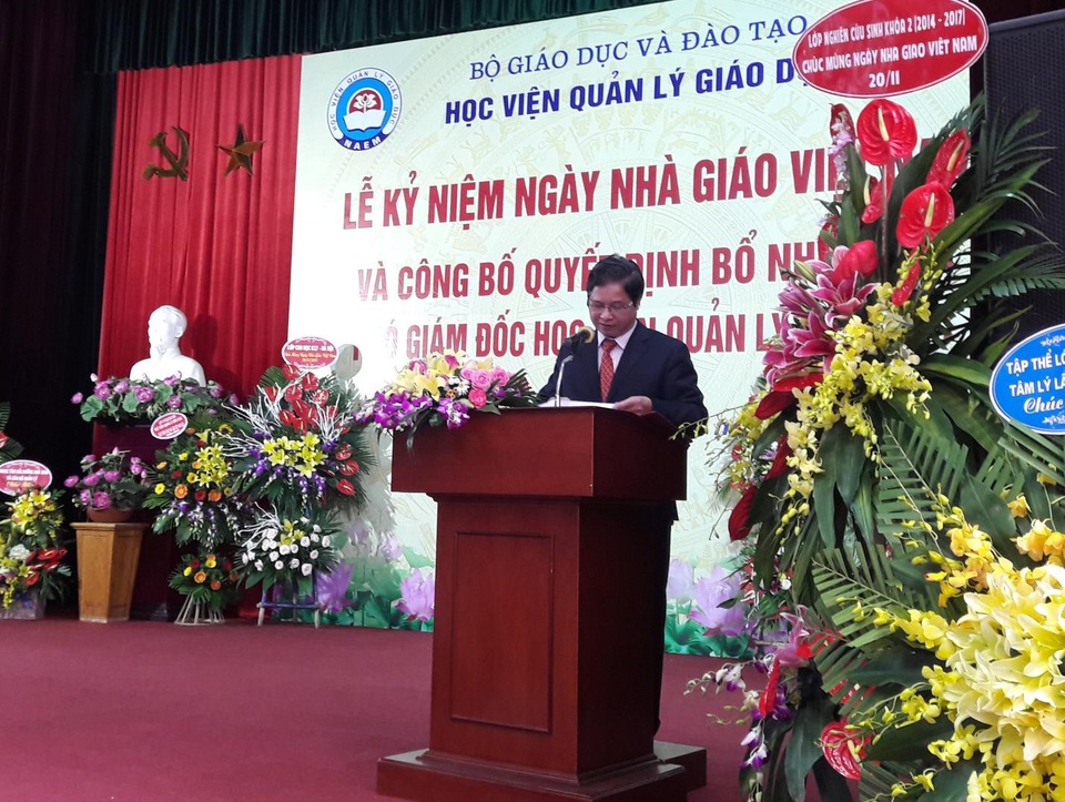 Nồng ấm lễ tri ân các nhà giáo của Học viện Quản lý giáo dục - 1
GS.TS Phạm Quang Trung, Giám đốc Học viện Quản lí giáo dục phát biểu tri ân nhà giáo.
