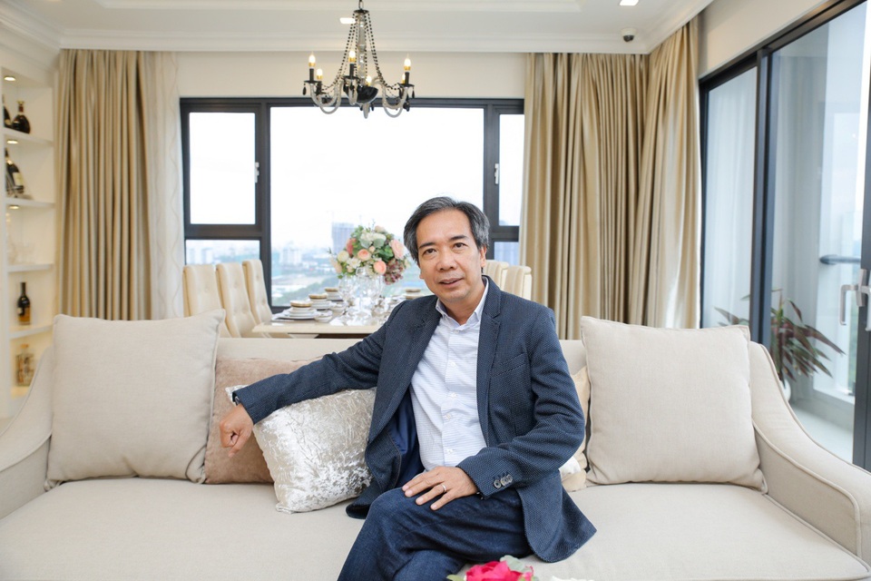 Không khó để nhận biết một căn hộ đúng chuẩn thiết kế "ngôi nhà mơ ước" - 1 Ông Lê Bá Thông – Chuyên gia kiến trúc – nội thất nổi tiếng trong giới bởi các công trình nổi tiếng trong TPHCM như khách sạn Pullman, Sheraton…