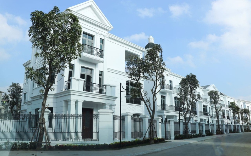 Vinhomes Riverside – The Harmony bắt đầu bàn giao biệt thự - 1
Chính thức khởi công từ tháng 3/2017, đến nay, dự án Vinhomes Riverside – The Harmony đã đi vào bàn giao những căn biệt thự đầu tiên cho khách hàng.