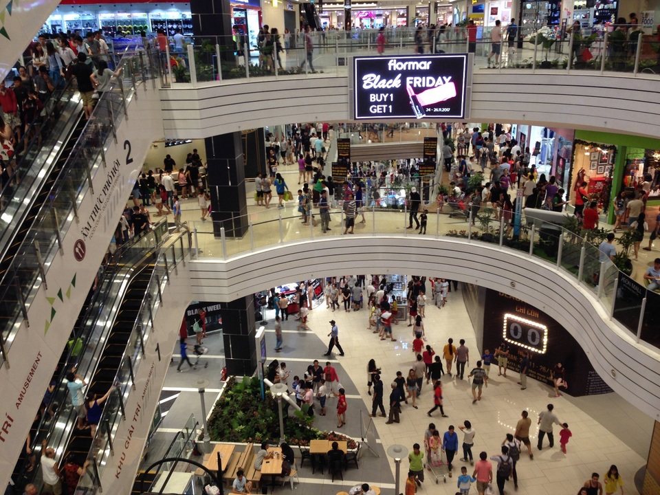 Người Việt ưa chuộng hàng tiêu dùng gắn mác Nhật Bản - 1 Các TTTM AEON MALL luôn thu hút được lượng khách lớn dù không phải ngày cuối tuần