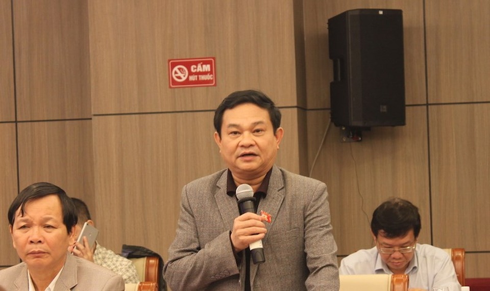 Phá bỏ thai nhi 7-8 tháng tuổi là giết người? - 2 ĐB Nguyễn Văn Sơn cho rằng cần có chính sách thưởng phạt trong việc sinh đẻ. Ảnh: TÂM AN
