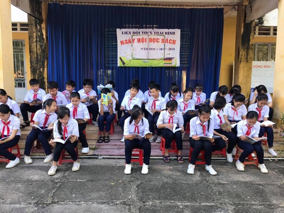 Hãy truyền đến các em lòng ham mê đọc sách - 1
Ngày hội đọc sách của học sinh trường THCS Thái Bình (huyện Châu Thành, Tây Ninh).