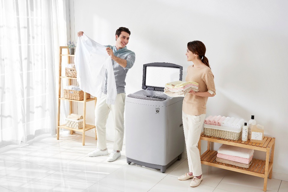 Bí quyết chiều vợ của cánh mày râu: “Chạm” để chia sẻ việc nhà! - 1 Bí quyết chiều vợ của cánh mày râu: “Chạm” để chia sẻ việc nhà! - 1