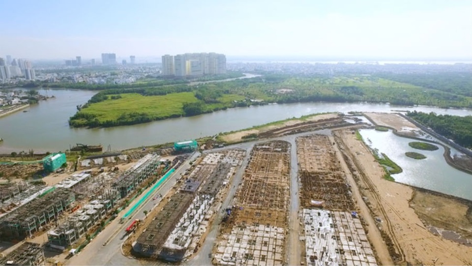 Sốt đất lô vùng ven: Nửa tháng tăng giá gấp đôi, tiền chảy ồ ạt - 2
Cò đất đua nhau thổi giá