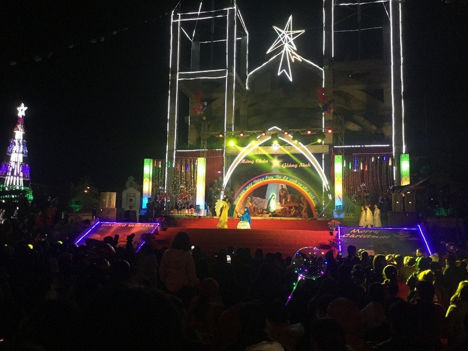 Rộn ràng đêm Noel khắp cả nước - 26 Các chương trình nghệ thuật được tổ chức để phục vụ người dân và du khách
