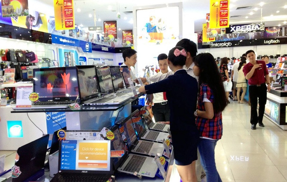 Vỡ mộng ông trùm, đại gia điện máy lỗ nặng phải bán thân - 2
Các siêu thị điện máy muốn đẩy lùi thị phần các cửa hàng điện máy truyền thống (ảnh minh họa)