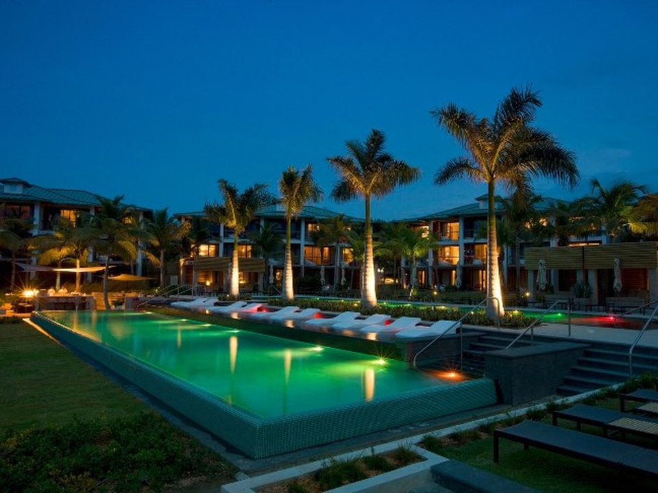 Top 10 bể bơi khách sạn đẹp mê mẩn - 10