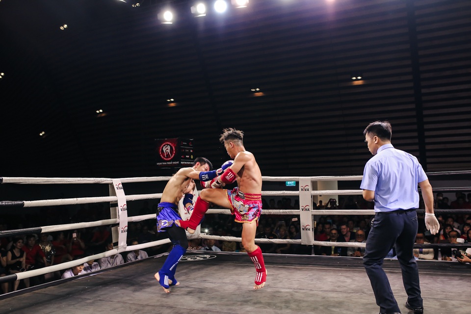 Trận đấu “nghẹt thở” giữa 2 võ sĩ Muay Thái Việt Nam và Thái Lan - 10