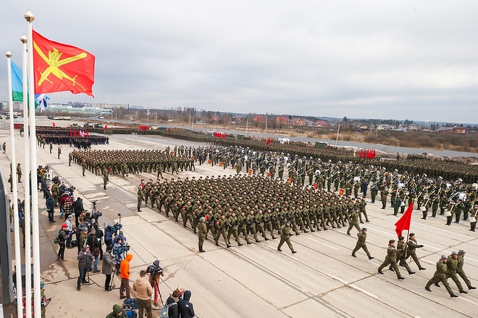 Cuộc duyệt binh mừng chiến thắng trên quảng trường Đỏ của Nga được xem là một trong những cuộc duyệt binh lớn và hoành tráng nhất thế giới.