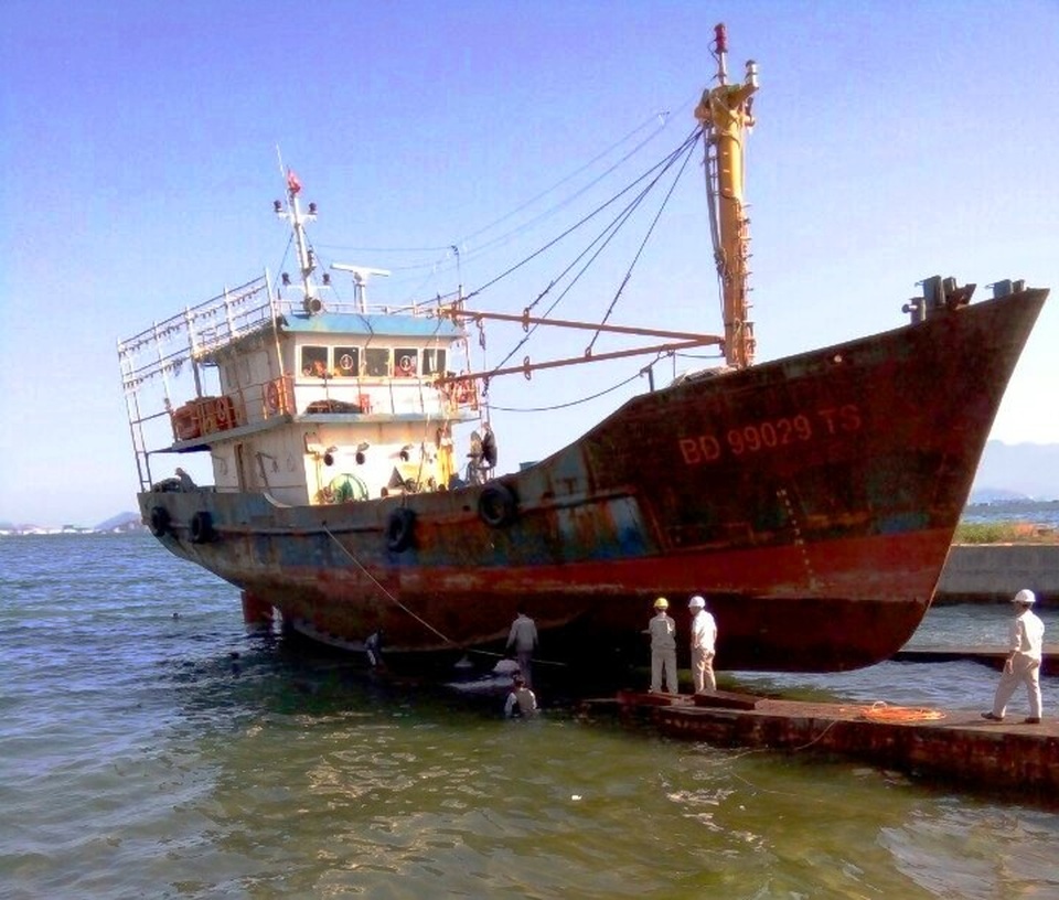 Ra giá 400 triệu đồng "bịt miệng" ngư dân, tỉnh chỉ đạo công an điều tra - 4
Vừa ra khơi nhưng nhiều tàu 67 của ngư dân đã xuống cấp trầm trọng. Ảnh: NVCC