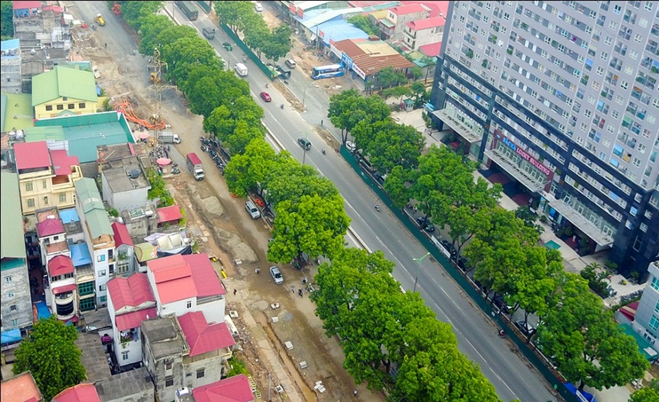 Công trường đường vành đai hơn 8.500 tỷ đồng ở Hà Nội - 11
Sau khi hoàn thành đường dưới mặt đất, đường trên cao sẽ được xây dựng. Đường trên cao có tổng mức đầu tư hơn 5.300 tỷ đồng, quy mô 4 làn xe, vận tốc thiết kế 100km/h.