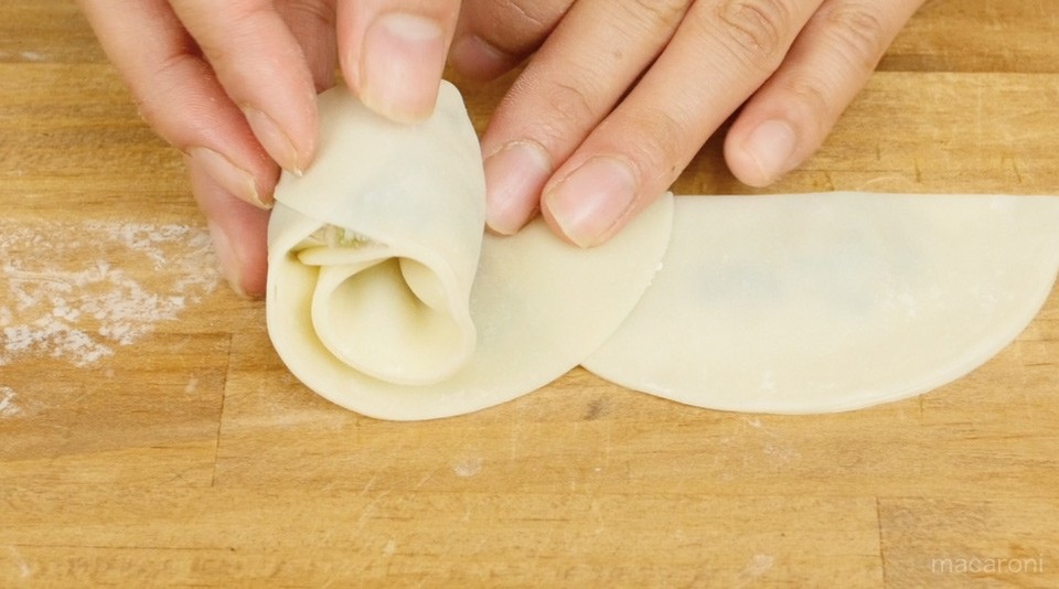 Bữa sáng cuối tuần với há cảo hoa hồng đơn giản mà đẹp mắt vô cùng - 4 Bữa sáng cuối tuần với há cảo hoa hồng đơn giản mà đẹp mắt vô cùng - 4