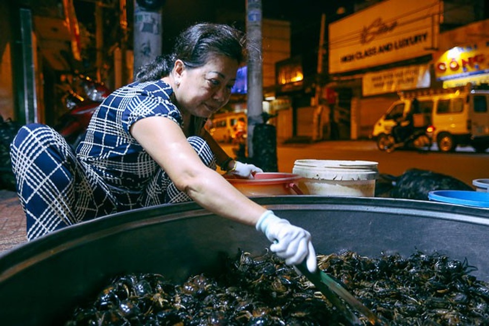 TP HCM: Chợ “độc” gần nửa thế kỷ chỉ bán một mặt hàng lúc nửa đêm - 4 TP HCM: Chợ “độc” gần nửa thế kỷ chỉ bán một mặt hàng lúc nửa đêm - 4