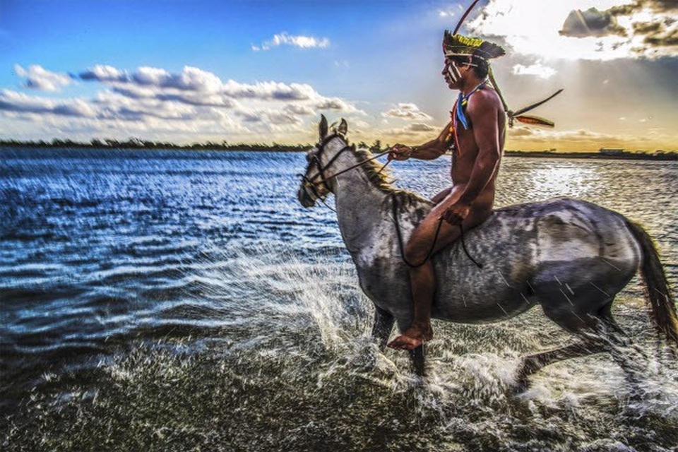 Lạ lùng bộ tộc thích nhảy trên cây và lặn dưới nước - 5 Lạ lùng bộ tộc thích nhảy trên cây và lặn dưới nước - 5