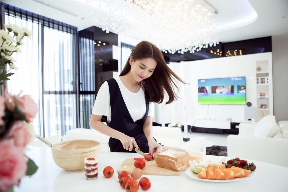 Khám phá căn hộ 20 tỷ đồng "sang chảnh" của Ngọc Trinh - 7 Khám phá căn hộ 20 tỷ đồng "sang chảnh" của Ngọc Trinh - 7