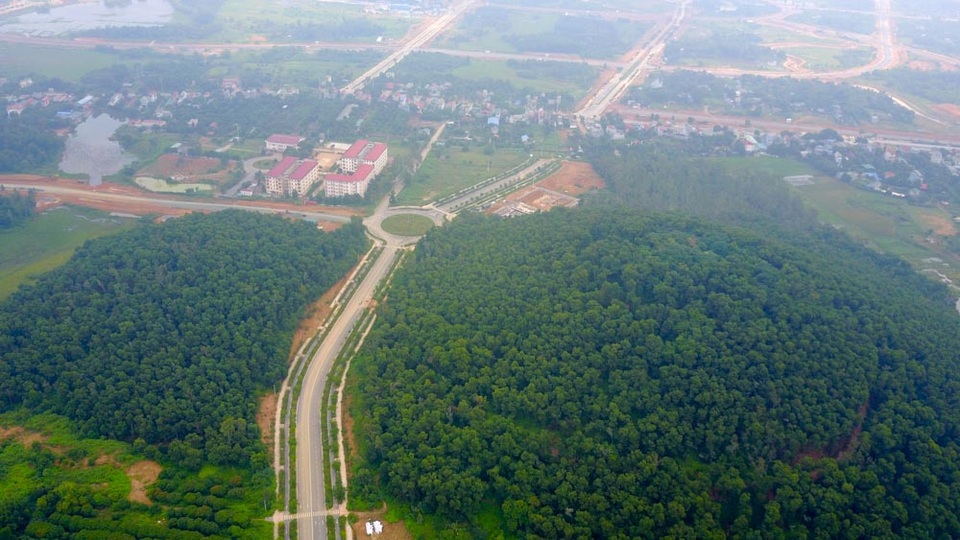 Toàn cảnh công trình khu đô thị đại học hơn 7 nghìn tỷ tại Hà Nội - 12
Phần lớn diện tích dự án vẫn phủ cây cối.