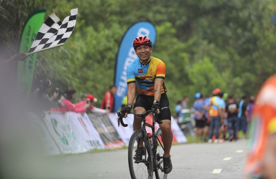 Và chuyện thắng, thua không còn quan trọng. Tất cả đều cười thả ga khi vượt qua mức đến. ẢNH: PHẠM HUY