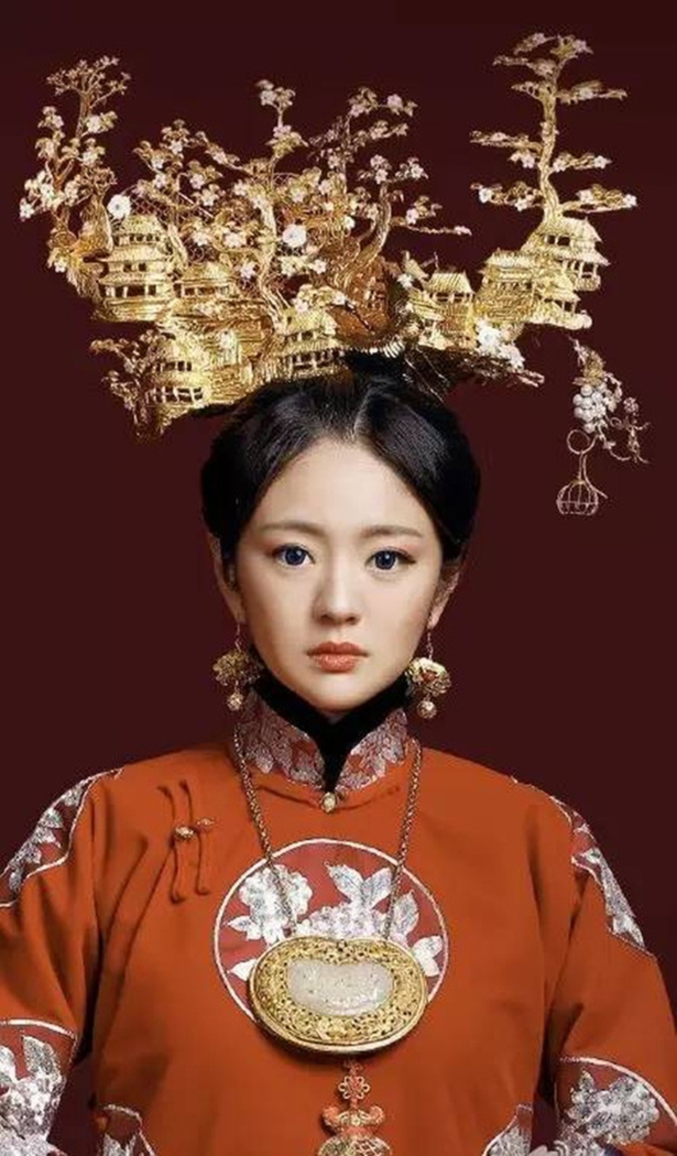 Mỹ nhân Hoa suýt "gãy cổ" vì những búi tóc khổng lồ - 14 Mỹ nhân Hoa suýt "gãy cổ" vì những búi tóc khổng lồ - 14