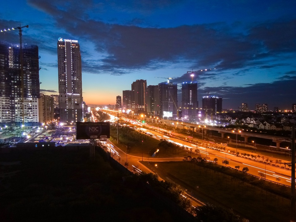 Đánh giá chi tiết tính năng chụp hình của Vivo V5 với camera trước và sau - 12 ISO 100, phơi sáng 1,2s, WB đèn huỳnh quang