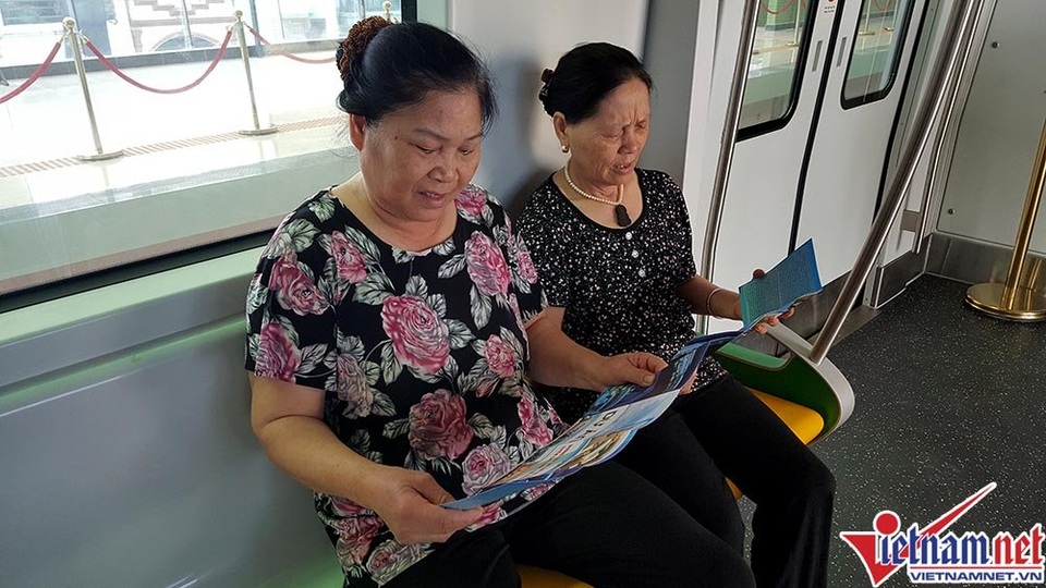 Nhiều bất tiện ở tuyến đường sắt trên cao Cát Linh-Hà Đông - 14
Tìm hiểu thông tin về tuyến đường sắt trên cao đầu tiên của Hà Nội