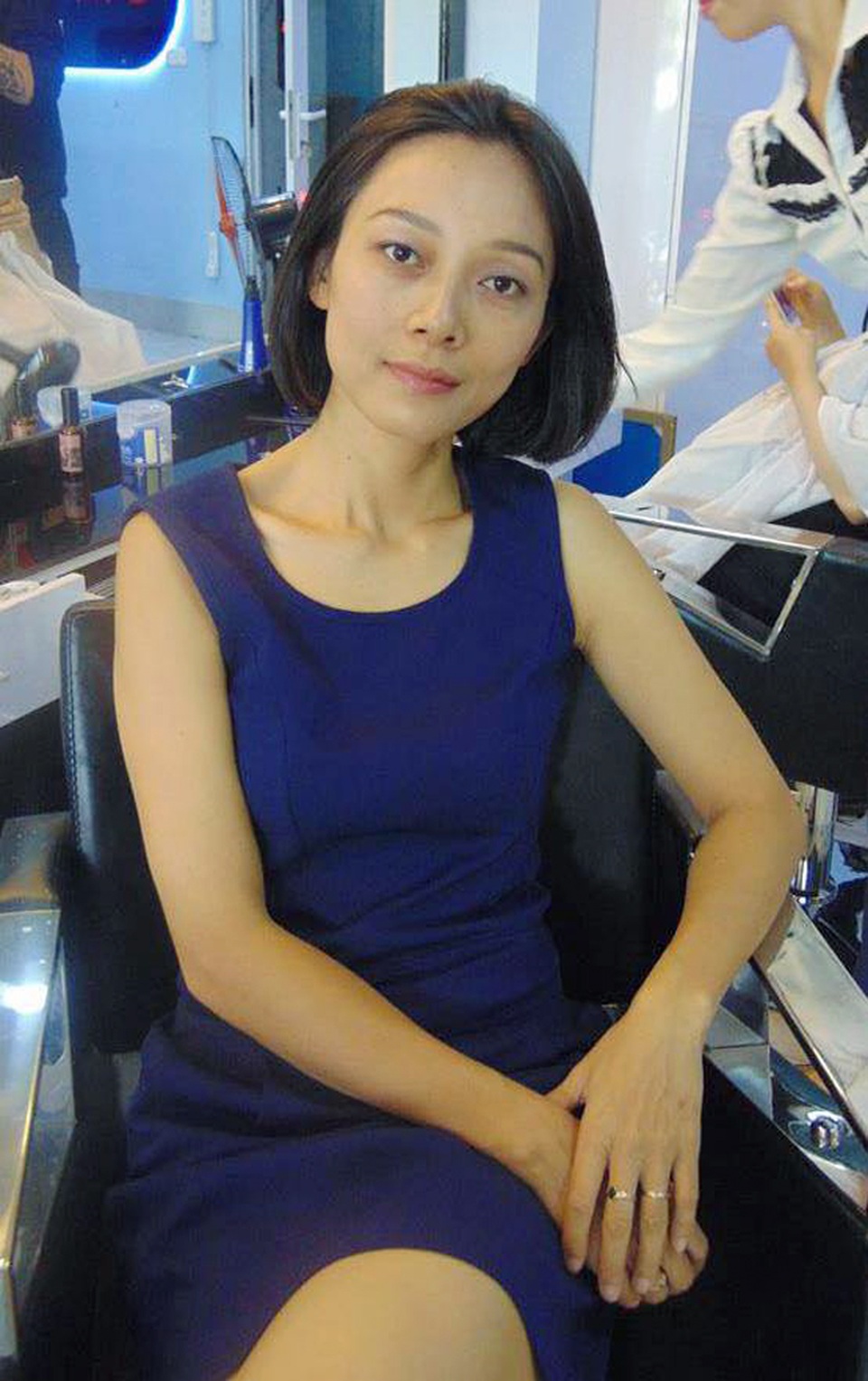 Vợ võ sư Đoàn Bảo Châu đấu cao thủ Vịnh Xuân: Quá khứ khiến khán giả ngỡ ngàng - 15 Sau khi lập gia đình, Thu Hường vẫn miệt mài với công việc làm báo. Cô không ngại khó khăn, vất vả và đi nhiều nơi để thực hiện các phóng sự độc đáo, hấp dẫn.