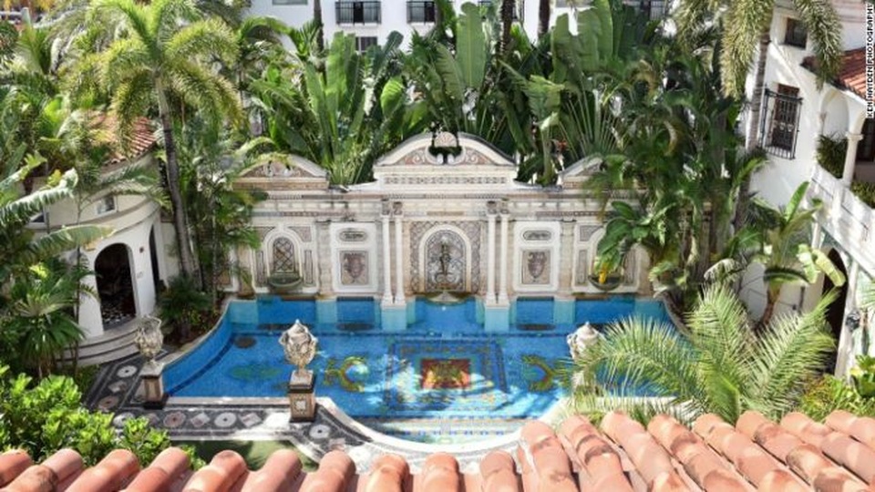 Bên trong lâu đài hóa khách sạn 5 sao của ông hoàng thời trang Versace - 5 Bên trong lâu đài hóa khách sạn 5 sao của ông hoàng thời trang Versace - 5