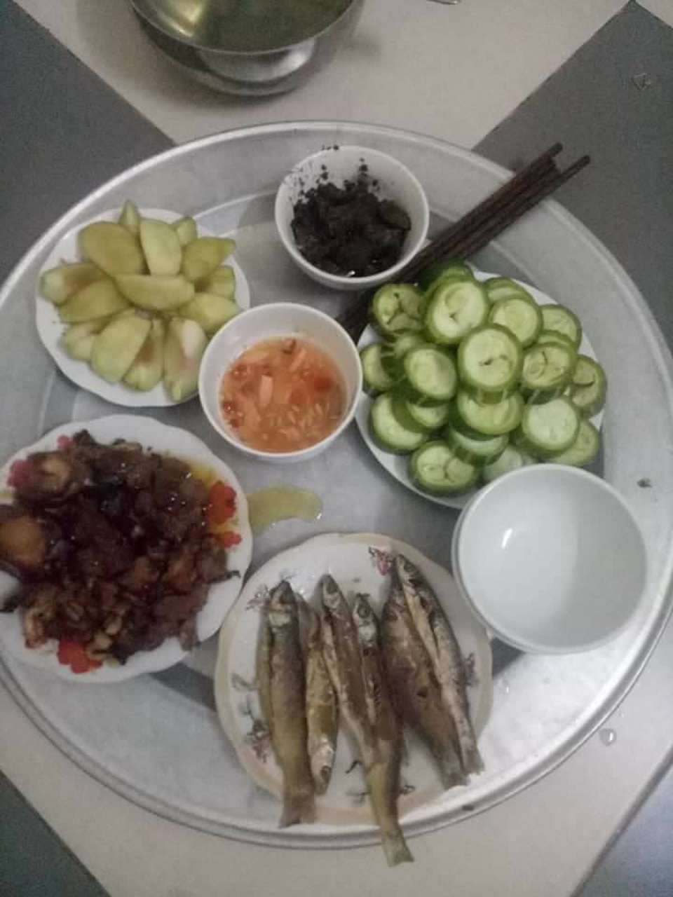 Nữ cử nhân trường luật chia sẻ mâm cơm chỉ 20.000 - 30.000 đồng gây sốt - 6 Nữ cử nhân trường luật chia sẻ mâm cơm chỉ 20.000 - 30.000 đồng gây sốt - 6