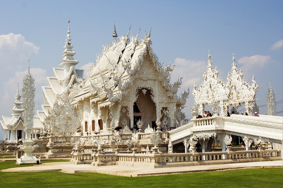 Khám phá ngôi đền trắng kỳ dị ở Thái Lan - 5