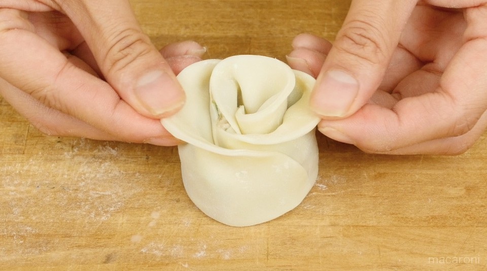 Bữa sáng cuối tuần với há cảo hoa hồng đơn giản mà đẹp mắt vô cùng - 5 Bữa sáng cuối tuần với há cảo hoa hồng đơn giản mà đẹp mắt vô cùng - 5