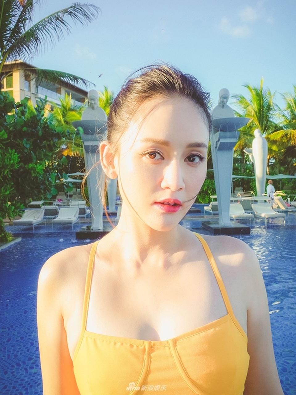 "Mỹ nữ bị tuột bikini" gây sốt vì 38 tuổi vẫn quá nóng bỏng - 16 "Mỹ nữ bị tuột bikini" gây sốt vì 38 tuổi vẫn quá nóng bỏng - 16