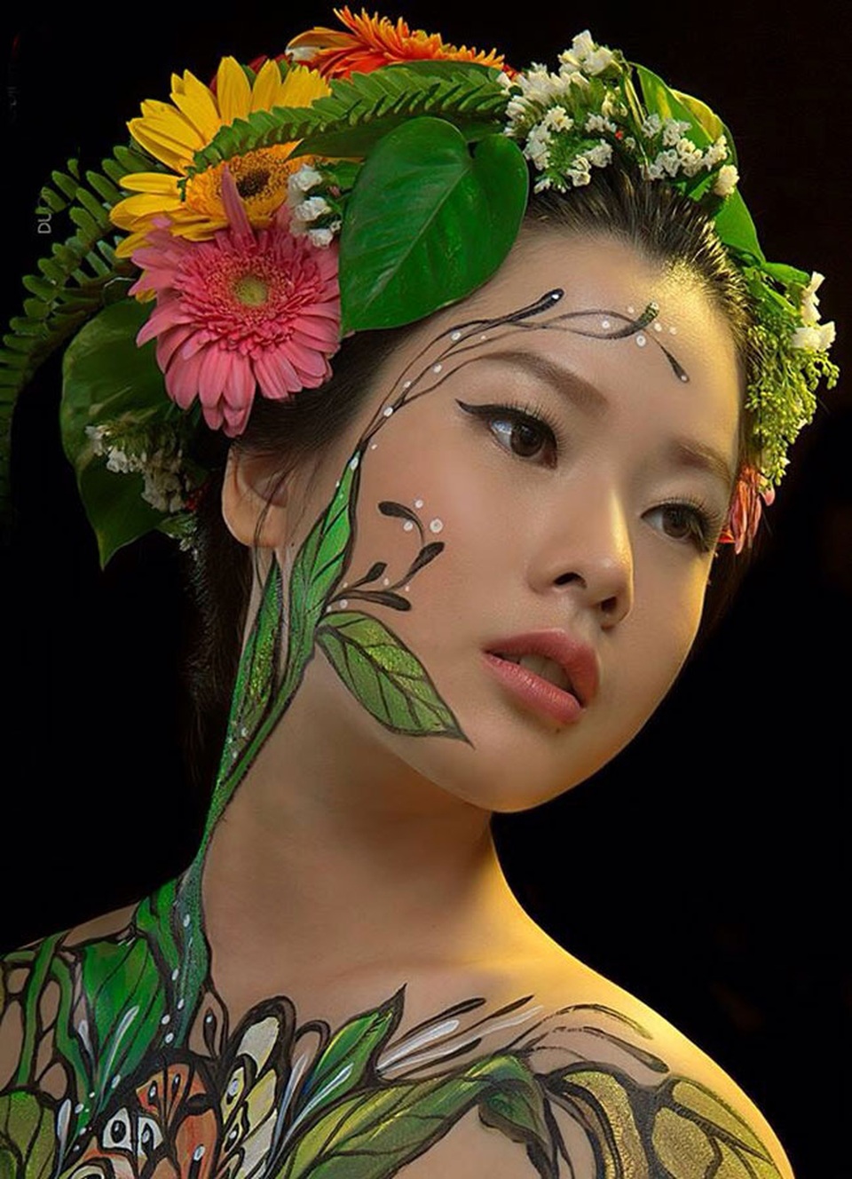 Đã mắt với những bức tranh tuyệt đẹp trên cơ thể thiếu nữ Việt - 17 Đã mắt với những bức tranh tuyệt đẹp trên cơ thể thiếu nữ Việt - 17