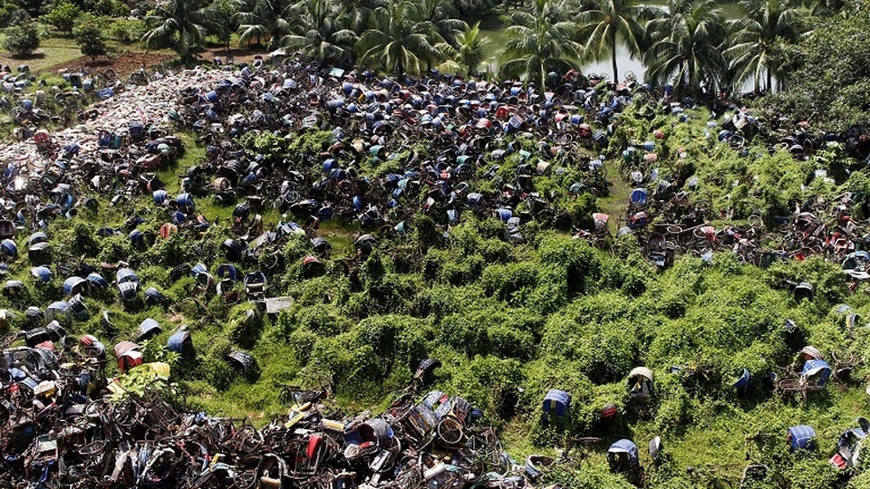 Những nghĩa trang không người kì lạ nhất thế giới - 6
Một khu đất ở thủ đô Dhaka, Bangladesh đã biến thành nghĩa trang cho hàng ngàn xích lô
