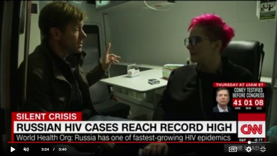 Đại dịch HIV đang tàn phá nước Nga? - 6
Anna nói chuyện với phóng viên kênh CNN.